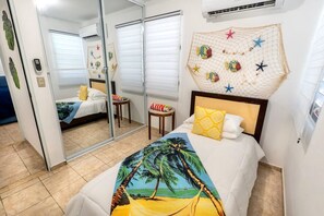 3 عدّة غرف نوم ومكواة/لوح كي وواي فاي وملاءات أسرّة