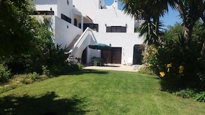 Exterior - Room 'Private Suite For Two in Lagos' with Shared Pool, Wi-Fi and Air Conditioning (Lagos)