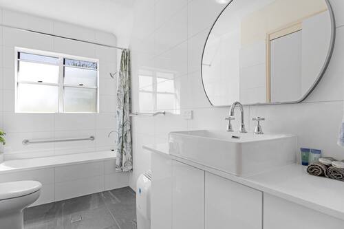 Apartment | Bathroom