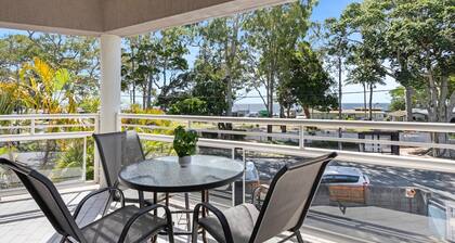Beachside 2-bed Apartment With Secure Parking