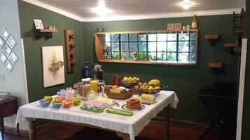 Free daily buffet breakfast