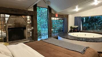 Deluxe-Suite, Balkon, Blick auf den Innenhof | Kostenloses WLAN