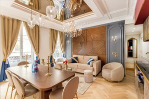 Lejlighed | Opholdsområde | 43-tommers smart-tv med kabelkanaler, Netflix, streamingtjenester