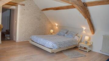 Fer et planche Ă  repasser, Wi-Fi, draps fournis