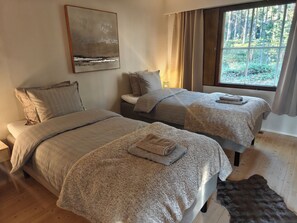 3 chambres, fer et planche à repasser, Wi-Fi gratuit, draps fournis