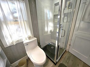 Douche, serviettes fournies