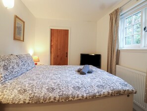 2 yatak odası, ayrı ayrı dekore edilmiş, ayrı ayrı döşenmiş 