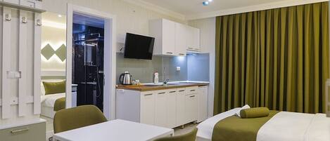 Standard Suite, 1 Bedroom | Egyptian cotton sheets, premium bedding, in-room safe, desk