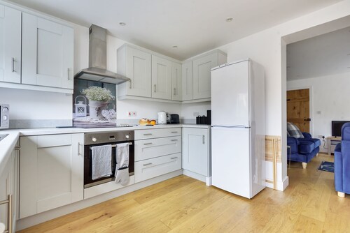 1 Crarves - sleeps 4 guests  in 2 bedrooms