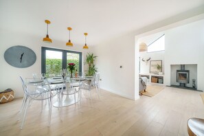 Dining - Windjammer - sleeps 6 guests  in 3 bedrooms (Holme-next-the-Sea)