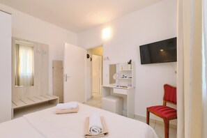 2 bedrooms, in-room safe, iron/ironing board, travel cot - Antares Superior Plus+, charming, spacious, 2bedroom apartment. (Mali Lošinj)