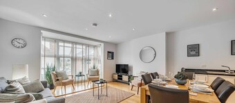 Central Windsor Gem | 2 Bed, 2 Bath, Free Parking