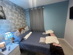 Bügeleisen/Bügelbrett, WLAN, Bettwäsche