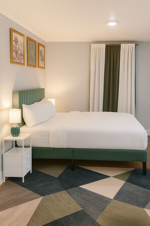 1 bedroom, iron/ironing board, WiFi, bed sheets - Welcome to The Green Haven, a comfortable and modern 1-bedroom apartment. (Newark)