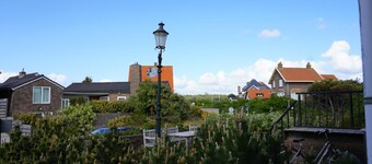 Your Sunny Retreat: Comfy Studio, 3 Min to Beach, 10 Min to Dunes