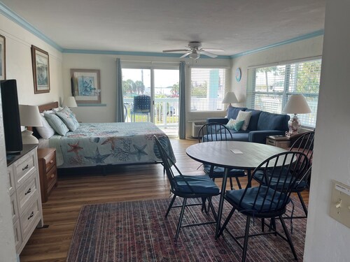 Condo 232 Beautiful Cedar key