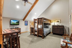 3 bedrooms, free WiFi, bed sheets