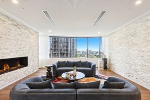 Interior - Brisbane 1BR With Pool, Spa, Sauna and Balcony (Brisbane)