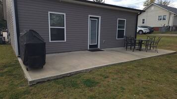 屋外ダイニングエリア