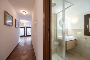 Apartment, 1 Bedroom | Bathroom