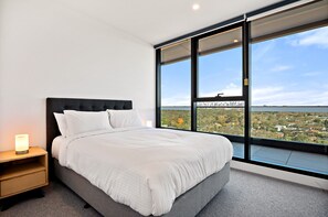 Apartment - Stylish City-view Apartment With Amenities (Melbourne)