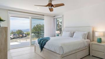 4 bedrooms, desk, iron/ironing board, WiFi