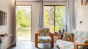 House, 2 Bedrooms, Accessible, Smoking | Living room