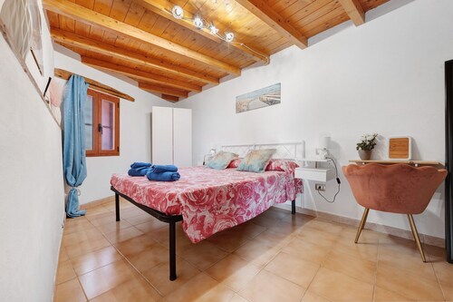 'Lucky House' Apartment with Wi-Fi and Air Conditioning