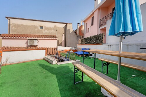 'Lucky House' Apartment with Wi-Fi and Air Conditioning