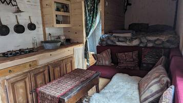 1 dormitorio y ropa de cama