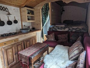 1 habitación y ropa de cama 