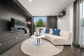 Apartment | Living room - Braddon Studio With Communal BBQ (Canberra)