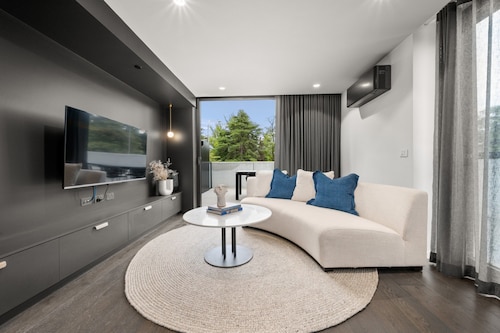 Braddon Studio With Communal BBQ