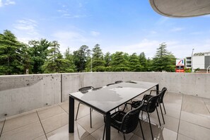 Apartment | Outdoor dining