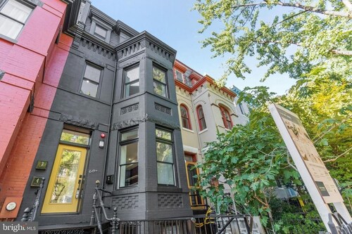  Modern Dupont 2BR Retreat — Walk to U Street & Embassies