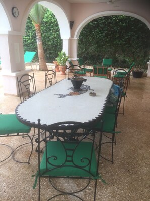Outdoor dining - Villa keur Zoizo3 bedrooms, swimming pool, not overlooked (Somone)