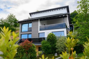 Exterior - Apartment 'Talblick' with Private Terrace, Shared Garden and Wi-Fi (Kappelrodeck)