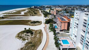 Huoneisto, 1 keskisuuri parisänky ja vuodesohva (Treasure Sands #502) | Ulkopuoli