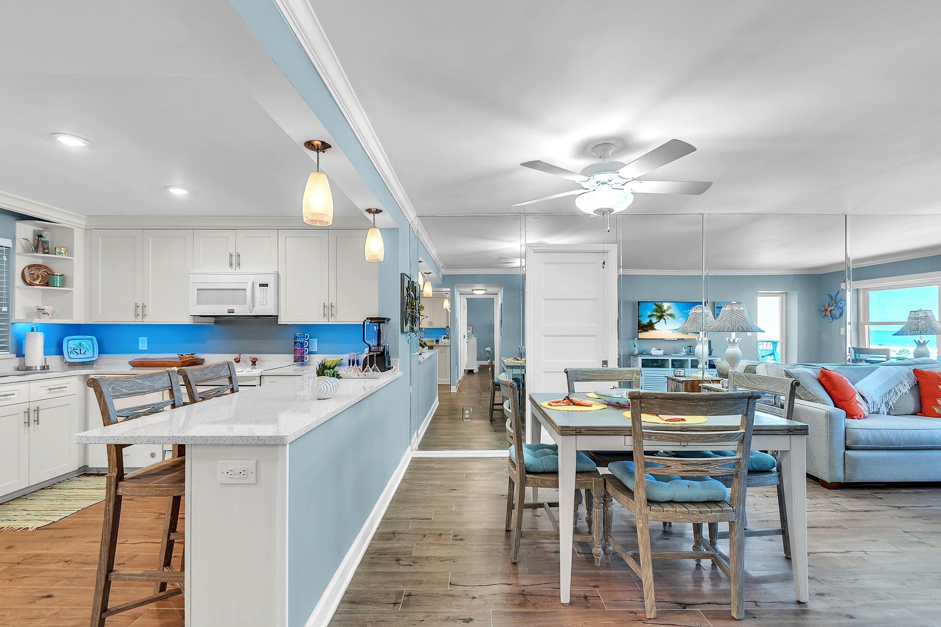 Condo, 1 Queen Bed with Sofa bed (Treasure Sands #502) | Dining