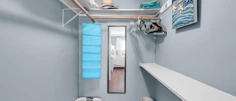 คอนโด, เตียงควีนไซส์ 1 เตียง และโซฟาเบด (Treasure Sands #502) | ภายใน