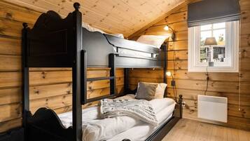 4 Schlafzimmer, Bügeleisen/Bügelbrett, WLAN, Bettwäsche