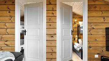 4 quartos, ferros/tábuas de passar roupa, Wi-Fi, roupa de cama