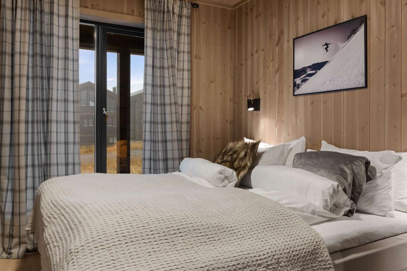 WiFi, bed sheets