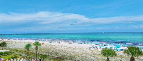 حمّام سباحة مُدفَّأ