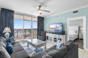 Smart TV - 🌊Beachfront⛱️FREE Beach Svc - 2 Hot tubs - Pool - Splash Pad-Azure 112☀️ (Fort Walton Beach)