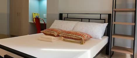 2 bedrooms, WiFi, bed sheets