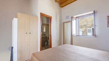 1 bedroom, WiFi, bed sheets