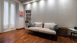 Apartment (1 Bedroom) | Wohnbereich