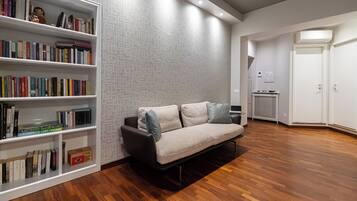 Apartment (1 Bedroom) | Living area