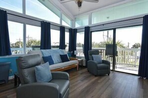 Living area - Sky Blue Condo 321 (Cedar Key)